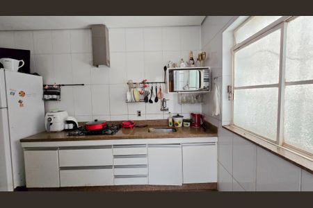 Casa à venda com 200m², 3 quartos e 2 vagas Casa à venda com 200m², 3 quartos e 2 vagasCozinha