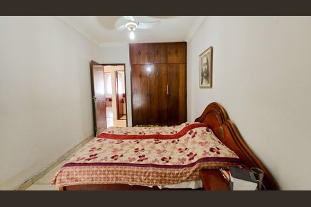 Casa à venda com 200m², 3 quartos e 2 vagas Casa à venda com 200m², 3 quartos e 2 vagasQuarto 1