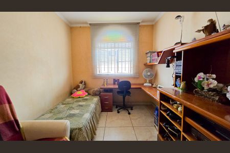 Casa à venda com 200m², 3 quartos e 2 vagas Casa à venda com 200m², 3 quartos e 2 vagasQuarto 3