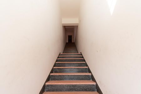 Casa à venda com 400m², 3 quartos e 5 vagasEscada