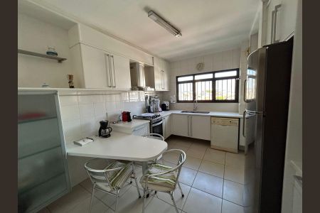 Apartamento à venda com 137m², 4 quartos e 3 vagas