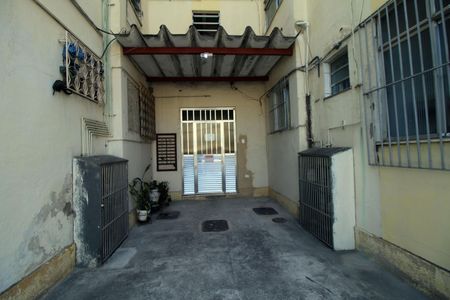 Apartamento à venda com 95m², 2 quartos e sem vagaFachada e portaria