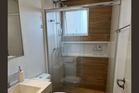 Apartamento à venda com 88m², 2 quartos e 2 vagas Apartamento à venda com 88m², 2 quartos e 2 vagasBanheiro da Suíte