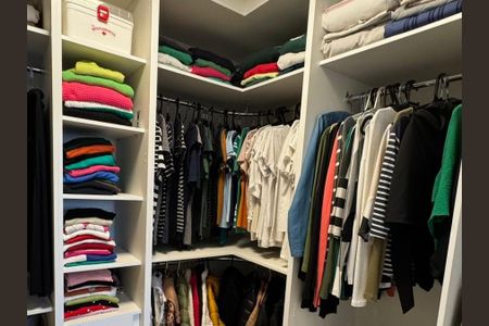 Apartamento à venda com 88m², 2 quartos e 2 vagas Apartamento à venda com 88m², 2 quartos e 2 vagasCloset da suíte