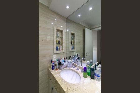 Apartamento à venda com 100m², 3 quartos e 2 vagas Apartamento à venda com 100m², 3 quartos e 2 vagasBanheiro da Suíte