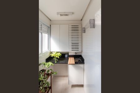 Apartamento para alugar com 68m², 2 quartos e 2 vagas Apartamento para alugar com 68m², 2 quartos e 2 vagasCozinha e Área de Serviço