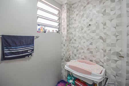 Apartamento à venda com 87m², 2 quartos e 1 vaga Apartamento à venda com 87m², 2 quartos e 1 vagaBanheiro