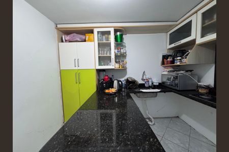 Casa à venda com 131m², 2 quartos e 2 vagas Casa à venda com 131m², 2 quartos e 2 vagasCozinha