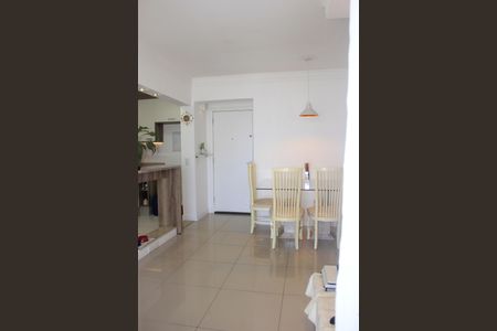 Apartamento para alugar com 62m², 2 quartos e 1 vagaSala