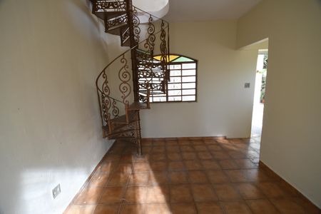Casa à venda com 160m², 3 quartos e 6 vagasCasa de Hóspede - Sala