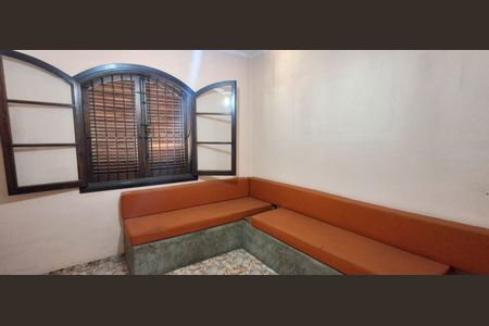 Casa à venda com 450m², 5 quartos e 4 vagas Casa à venda com 450m², 5 quartos e 4 vagasQuarto