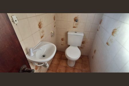 Casa à venda com 450m², 5 quartos e 4 vagas Casa à venda com 450m², 5 quartos e 4 vagasBanheiro salão