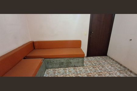 Casa à venda com 450m², 5 quartos e 4 vagas Casa à venda com 450m², 5 quartos e 4 vagasQuarto