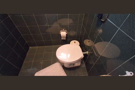 Casa à venda com 450m², 5 quartos e 4 vagas Casa à venda com 450m², 5 quartos e 4 vagasBanheiro Social