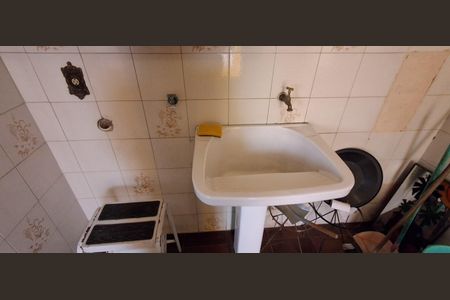 Casa à venda com 450m², 5 quartos e 4 vagas Casa à venda com 450m², 5 quartos e 4 vagasÁrea de Serviço