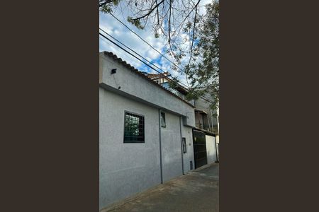 Casa à venda com 100m², 3 quartos e 2 vagas Casa à venda com 100m², 3 quartos e 2 vagasQuintal