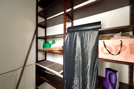 Apartamento à venda com 191m², 3 quartos e 1 vaga Apartamento à venda com 191m², 3 quartos e 1 vagaDespensa