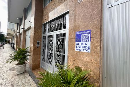 Apartamento à venda com 191m², 3 quartos e 1 vaga Apartamento à venda com 191m², 3 quartos e 1 vagaPlaquinha instalada