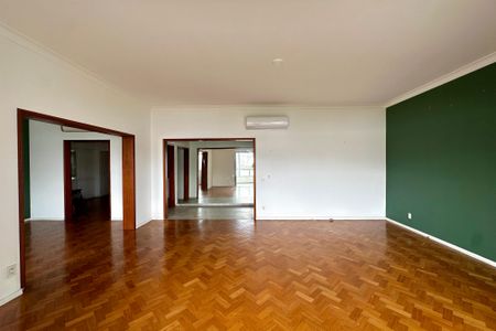 Apartamento à venda com 191m², 3 quartos e 1 vaga Apartamento à venda com 191m², 3 quartos e 1 vagaSala