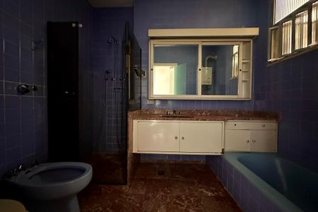 Apartamento à venda com 191m², 3 quartos e 1 vaga Apartamento à venda com 191m², 3 quartos e 1 vagaBanheiro da Suíte  1