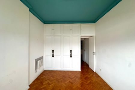 Apartamento à venda com 191m², 3 quartos e 1 vaga Apartamento à venda com 191m², 3 quartos e 1 vagaSuite 1