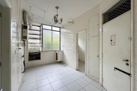 Apartamento à venda com 191m², 3 quartos e 1 vaga Apartamento à venda com 191m², 3 quartos e 1 vagaÁrea de Serviço