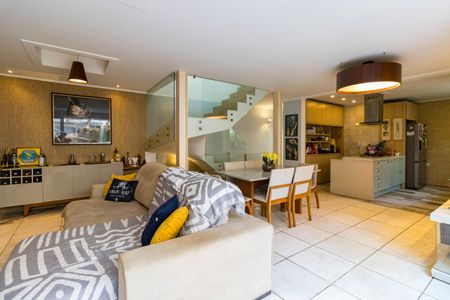 Sala de casa de condomínio à venda com 3 quartos, 242m² em Vila Andrade, São Paulo