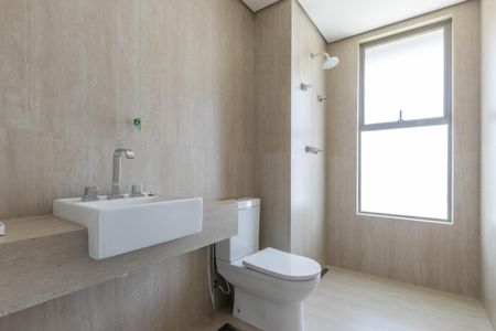 Apartamento à venda com 323m², 4 quartos e 4 vagasBanheiro da Suíte 3