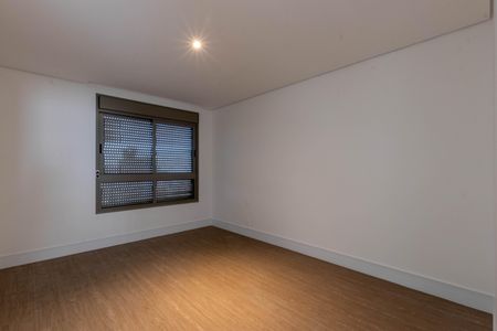 Apartamento à venda com 323m², 4 quartos e 4 vagasSuíte 1