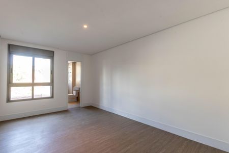 Apartamento à venda com 323m², 4 quartos e 4 vagasSuíte 3