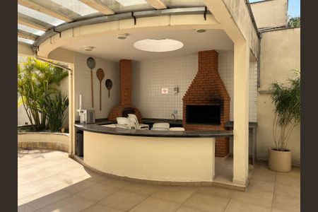 Apartamento à venda com 116m², 3 quartos e 3 vagas Apartamento à venda com 116m², 3 quartos e 3 vagasÁrea comum - Churrasqueira
