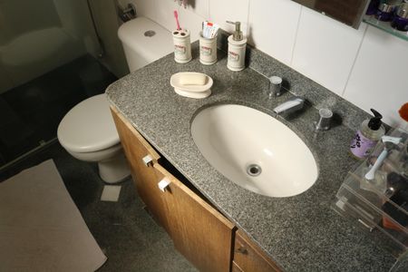 Apartamento à venda com 116m², 3 quartos e 3 vagasBanheiro da Suíte 2