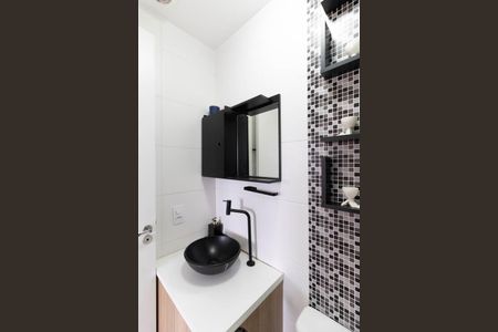 Apartamento à venda com 35m², 2 quartos e sem vaga Apartamento à venda com 35m², 2 quartos e sem vagaBanheiro Social