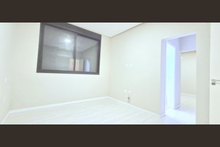 Casa de condomínio à venda com 242m², 4 quartos e 4 vagasSuíte 3