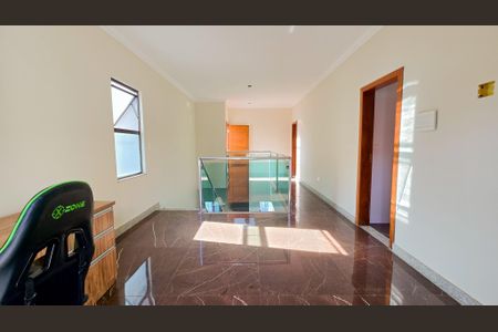 Casa à venda com 217m², 4 quartos e 3 vagasSala