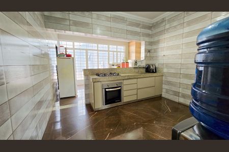 Casa à venda com 217m², 4 quartos e 3 vagasCozinha