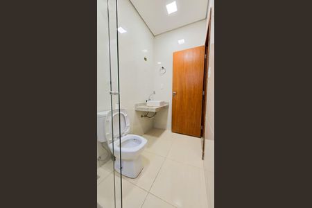 Casa à venda com 217m², 4 quartos e 3 vagasBanheiro da Suíte 1