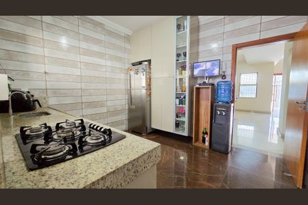 Casa à venda com 217m², 4 quartos e 3 vagasCozinha