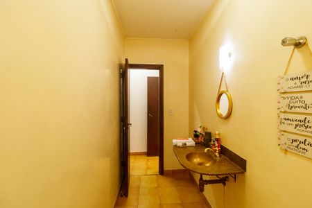 Casa à venda com 294m², 5 quartos e 4 vagas Casa à venda com 294m², 5 quartos e 4 vagasLavabo