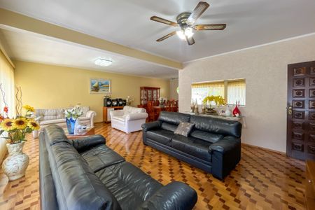 Casa à venda com 354m², 4 quartos e 4 vagasSala