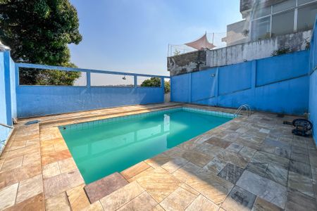 Casa à venda com 354m², 4 quartos e 4 vagas Casa à venda com 354m², 4 quartos e 4 vagasPiscina