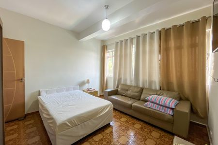 Casa à venda com 354m², 4 quartos e 4 vagas Casa à venda com 354m², 4 quartos e 4 vagasQuarto 3