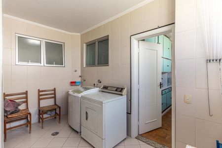 Apartamento para alugar com 200m², 3 quartos e 1 vagaÁrea de Serviço