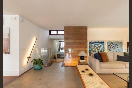 Casa à venda com 3 quartos, 608m² em Jardim Everest, São Paulo