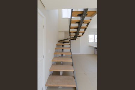 Apartamento à venda com 140m², 2 quartos e 2 vagas Apartamento à venda com 140m², 2 quartos e 2 vagasEscada