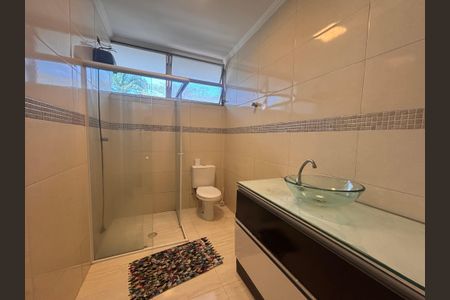 Casa à venda com 768m², 4 quartos e 12 vagas Casa à venda com 768m², 4 quartos e 12 vagasBanheiro Social
