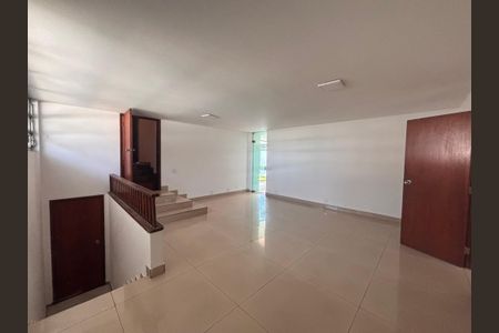 Casa à venda com 768m², 4 quartos e 12 vagas Casa à venda com 768m², 4 quartos e 12 vagasSala 3