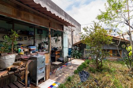 Casa à venda com 300m², 2 quartos e 1 vaga Casa à venda com 300m², 2 quartos e 1 vagaQuintal