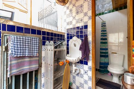 Casa à venda com 300m², 2 quartos e 1 vaga Casa à venda com 300m², 2 quartos e 1 vagaÁrea de Lazer - Lavabo