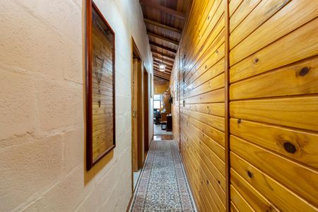 Casa à venda com 300m², 2 quartos e 1 vaga Casa à venda com 300m², 2 quartos e 1 vagaCorredor dos Quartos